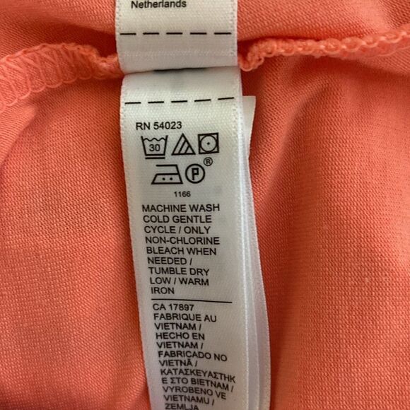 Athleta Coral Stratus II Lightweight Tee Short Sleeve T-Shirt Size Small - Picture 9 of 9